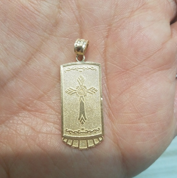 Solid Real 14k Yellow Gold good luck Pendant - Picture 6 of 6